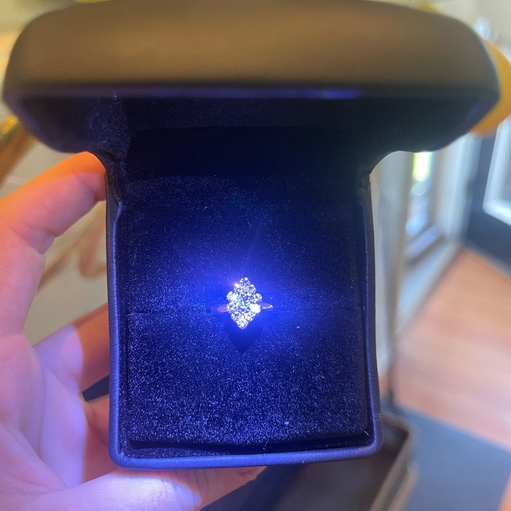 Diamond Ring - Picture 9 of 9